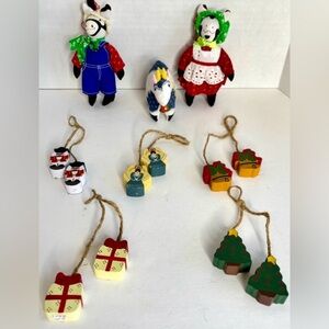ORNAMENTS COW FAMILY OF THREE, FIVE WOODEN HOLIDAY ORNAMENTS